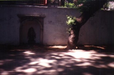 DOLMABAHÇE SARAYI’NIN KARŞISINDAKİ ÇEŞME