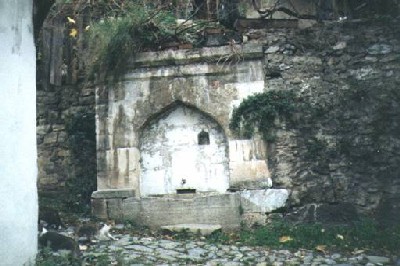 KANİJE SOKAĞINDAKİ ÇEŞME